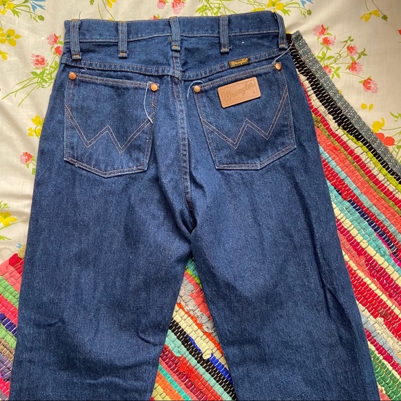 VINTAGE WRANGLER DARK WASH HIGH WAIST JEANS - Picture 6 of 8